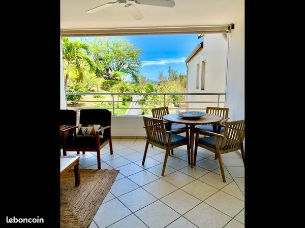 À VENDRE - Studio Meublé avec Terrasse - Boucan-Canot (à 200m de la plage) 