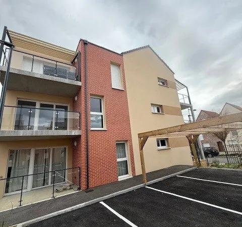 APPARTEMENT DE TYPE 2 AVEC TERRASSE ET PARKING DANS RESIDENC 