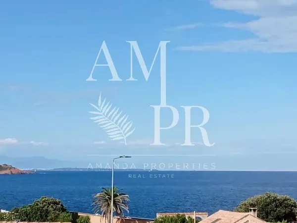 Villa Front de Mer à Anthéor - Superbe 6 Pièces avec 5 Chambres et Vue Panoramique sur la Mer 