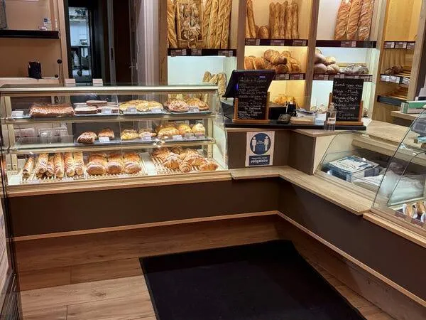 Boutique 4 pièces 200 m² 