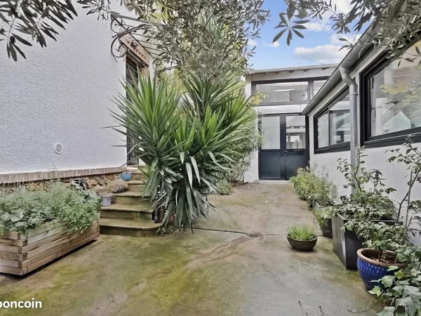 Maison 4 pièces 332 m² 
