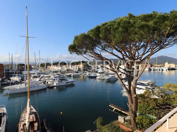 GOLFE DE SAINT TROPEZ - EXCLUSIVITÉ - PROCHE PLAGE - MAISON DE 