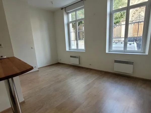 Studio 1 pièce 20 m² 