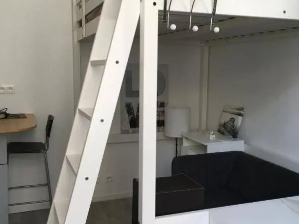 Studio 1 pièce 17 m² 