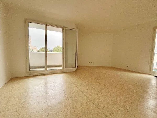 Parking 64 m² 