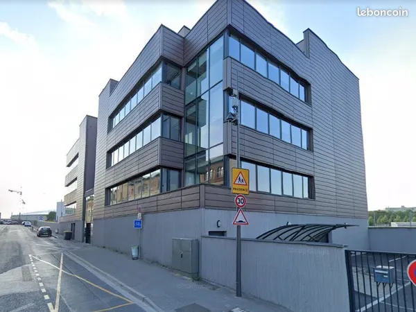 Bureaux 305 m² 