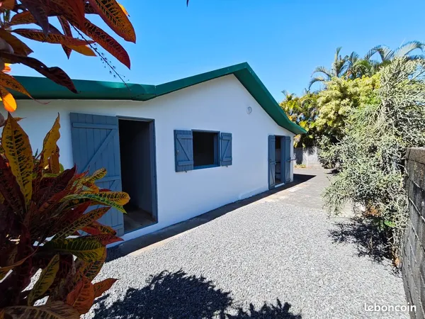 Maison F3 dans les bas de Petite Ile 