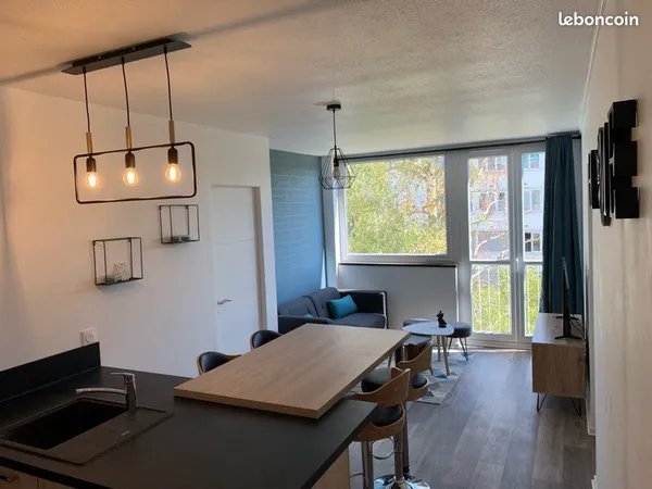 Chambre dans belle colocation proche Tram 