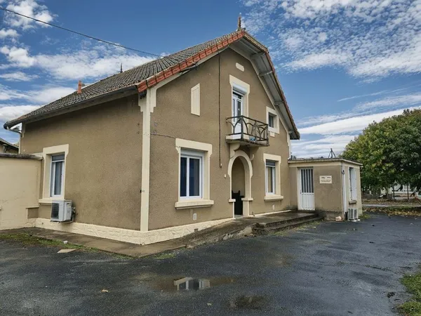 MAISON de Ville 