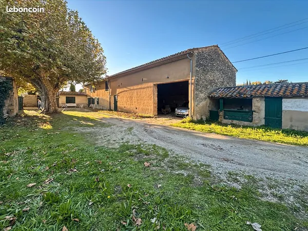 Mas 9 pièces 196 m² 