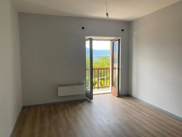 Appartement T4 avec balcon 