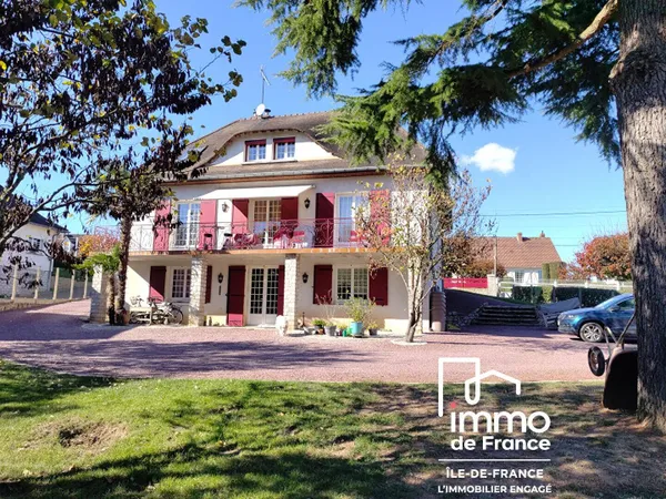 Maison 10 pièces 234 m² 
