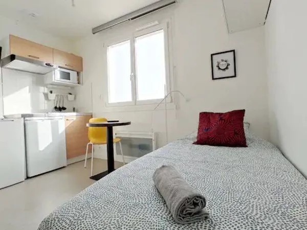 Studio 1 pièce 13 m² 