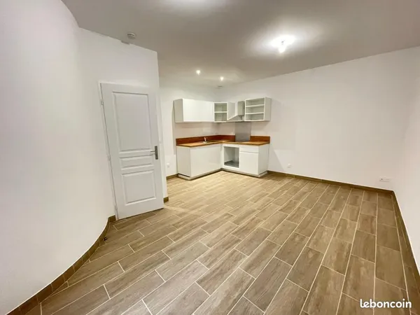 Studio 1 pièce 33 m² 