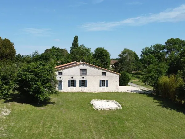 Maison 2 pièces 134 m² 