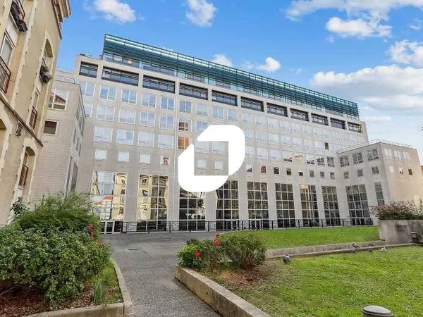 Bureaux 775 m² 