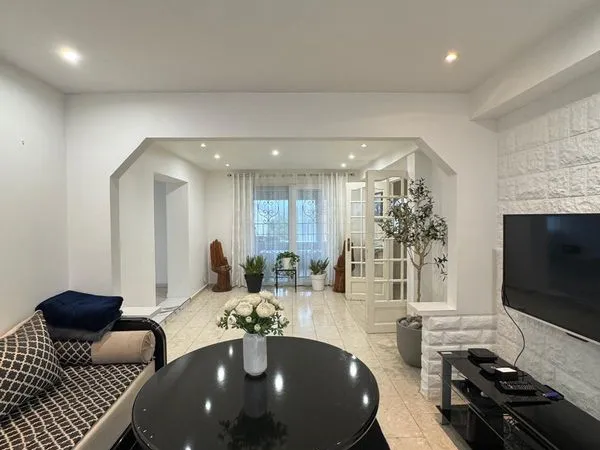 Maison 8 pièces 220 m² 