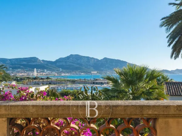 Vente - Élégante Maison de Maître - Vue Mer Panoramique - Parc P 