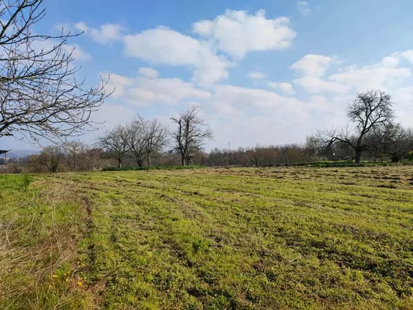 Terrain constructible 3735 m² 