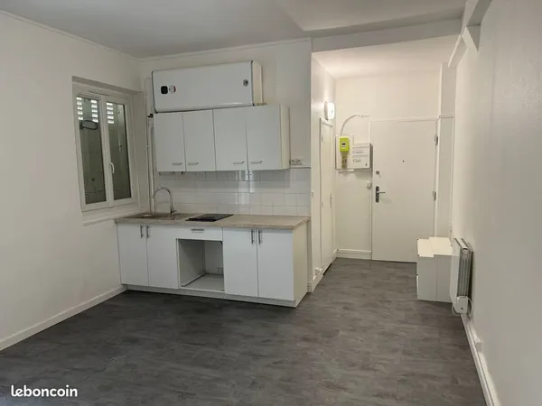 Studio refait à Neuf à Pantin 