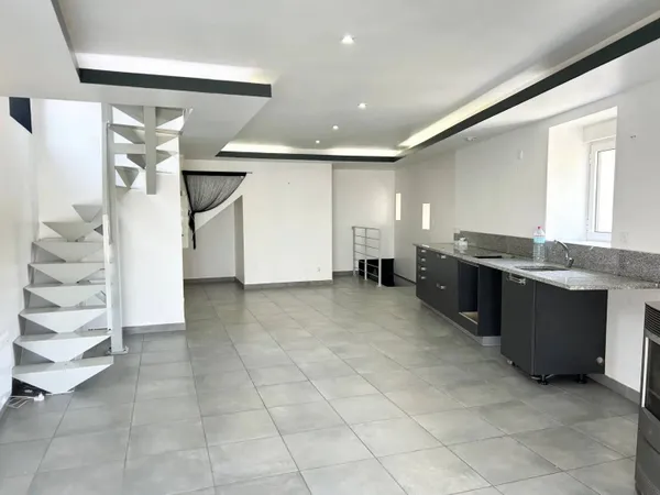 Appartement 4 pièces 82 m² 
