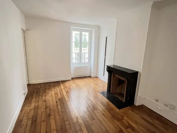 Loue T2 - 52m² - Paris 