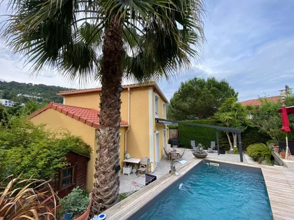 Maison 5 pièces 104 m² 