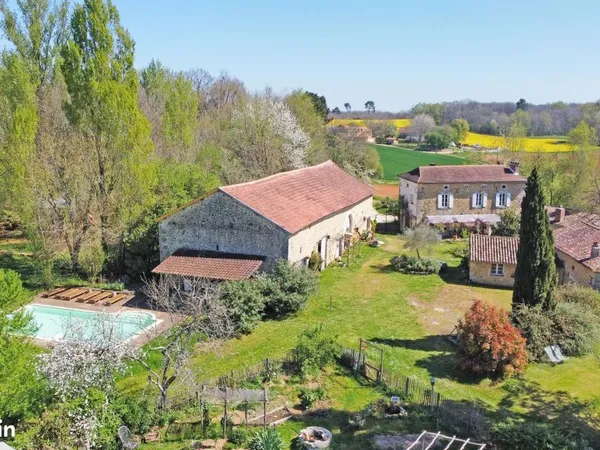 Maison 9 pièces 260 m² 