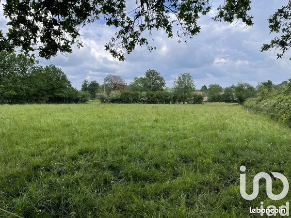 Terrain 3810 m² Bouesse 