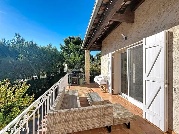 Maison 8 pièces 225 m² 