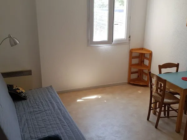 Studio meublé avec parking, directe propriétaire 