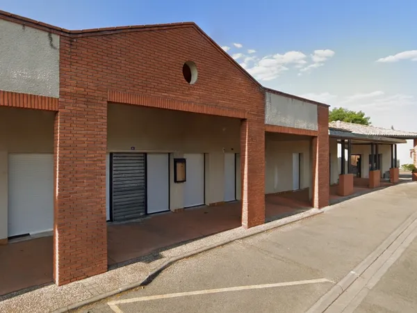 Local commercial 1 pièce 62 m² 