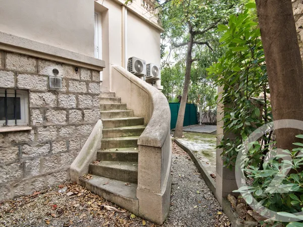 Studio 1 pièce 23 m² 