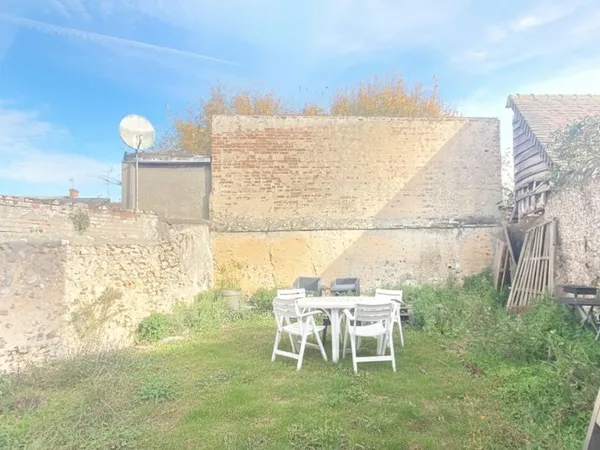Local 65 m² Châteauneuf-en-Thymerais 
