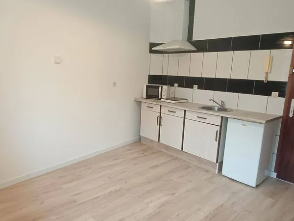 Studio 1 pièce 16 m² 