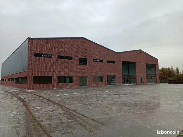 Local 1815 m² Wormhout 