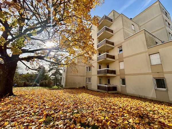 Talant / Grand T2 balcon 