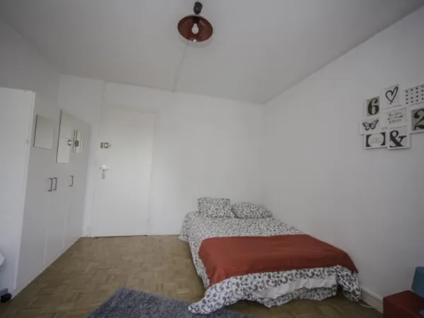 Chambre confortable et lumineuse – 15m²