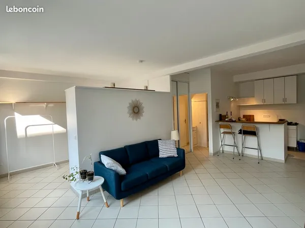 Loue appartement 2 pièces ouvert 38m² plein sud, rue calme, petite copropriété - Paris 20ème 