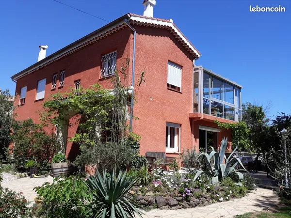 Villa 9 pièces 220m2 de surface utile, Centre ville MARSEILLAN 