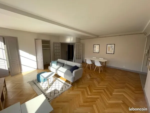 Appartement 2 pièces 64 m² 