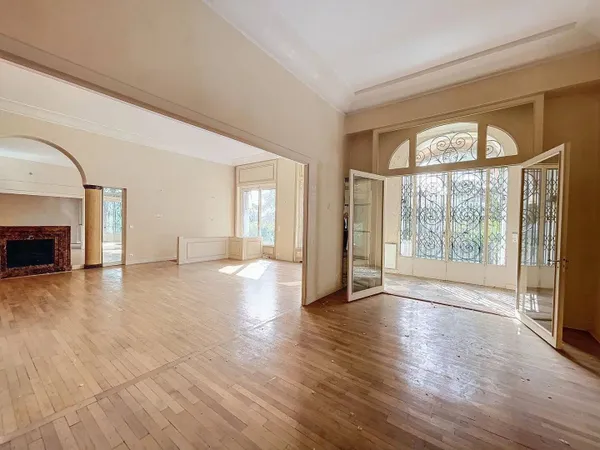 Appartement 7 pièces 333 m² 