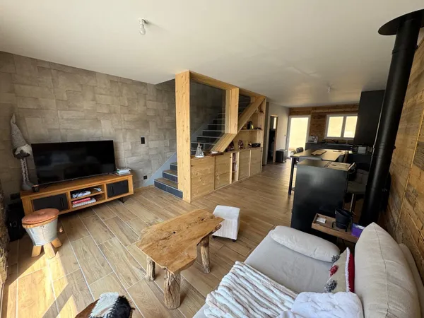 Magnifique chalet de 75m2 habitable avec grand garage 