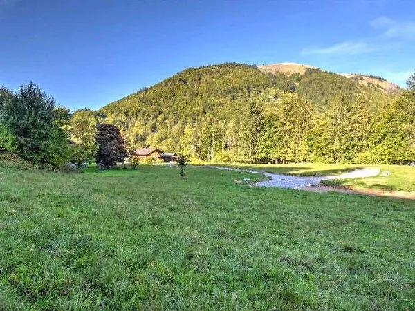 Beau terrain constructible 