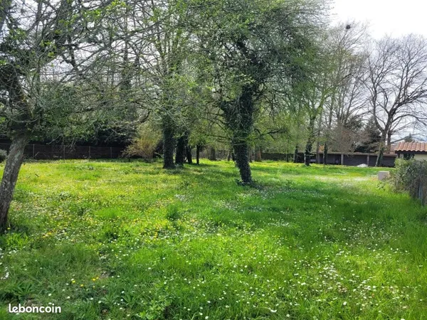 Terrain 2 000 m² Camblanes Et Meynac 