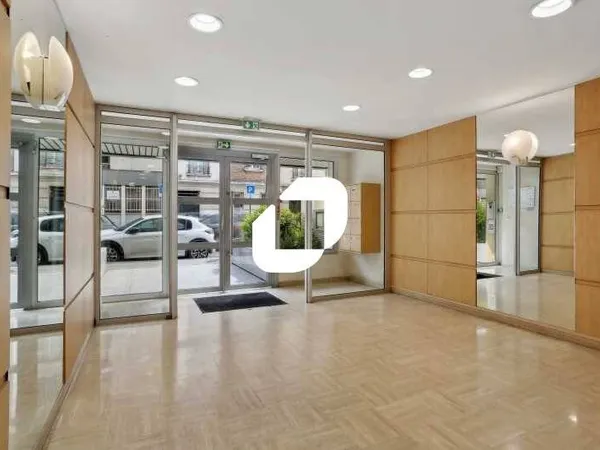 Bureaux 186 m² 