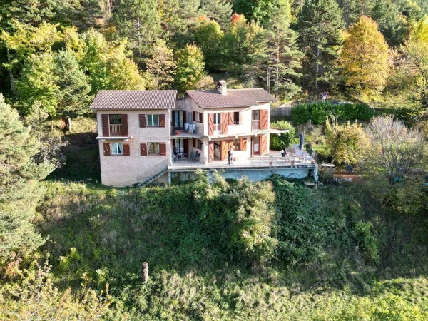 Maison 7 pièces 180 m² 