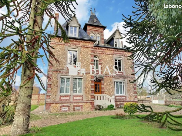 Maison 12 pièces 300 m² 