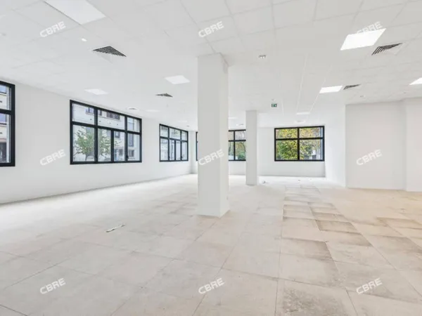Bureaux 378 m² 