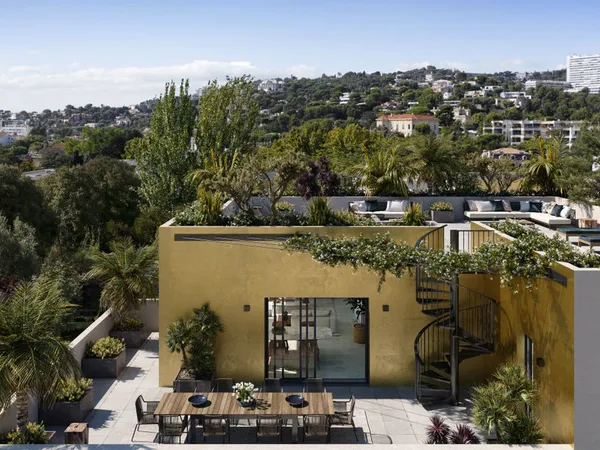MAGNIFIQUE APPARTEMENT T5 DERNIER ETAGE AVEC TERRASSE - PRADO PLAGE 